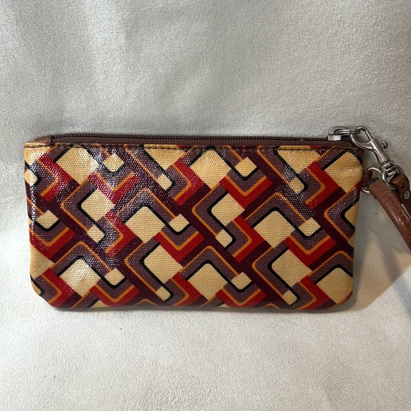 Fossil Key-Per Wristlet - Picture 4 of 4